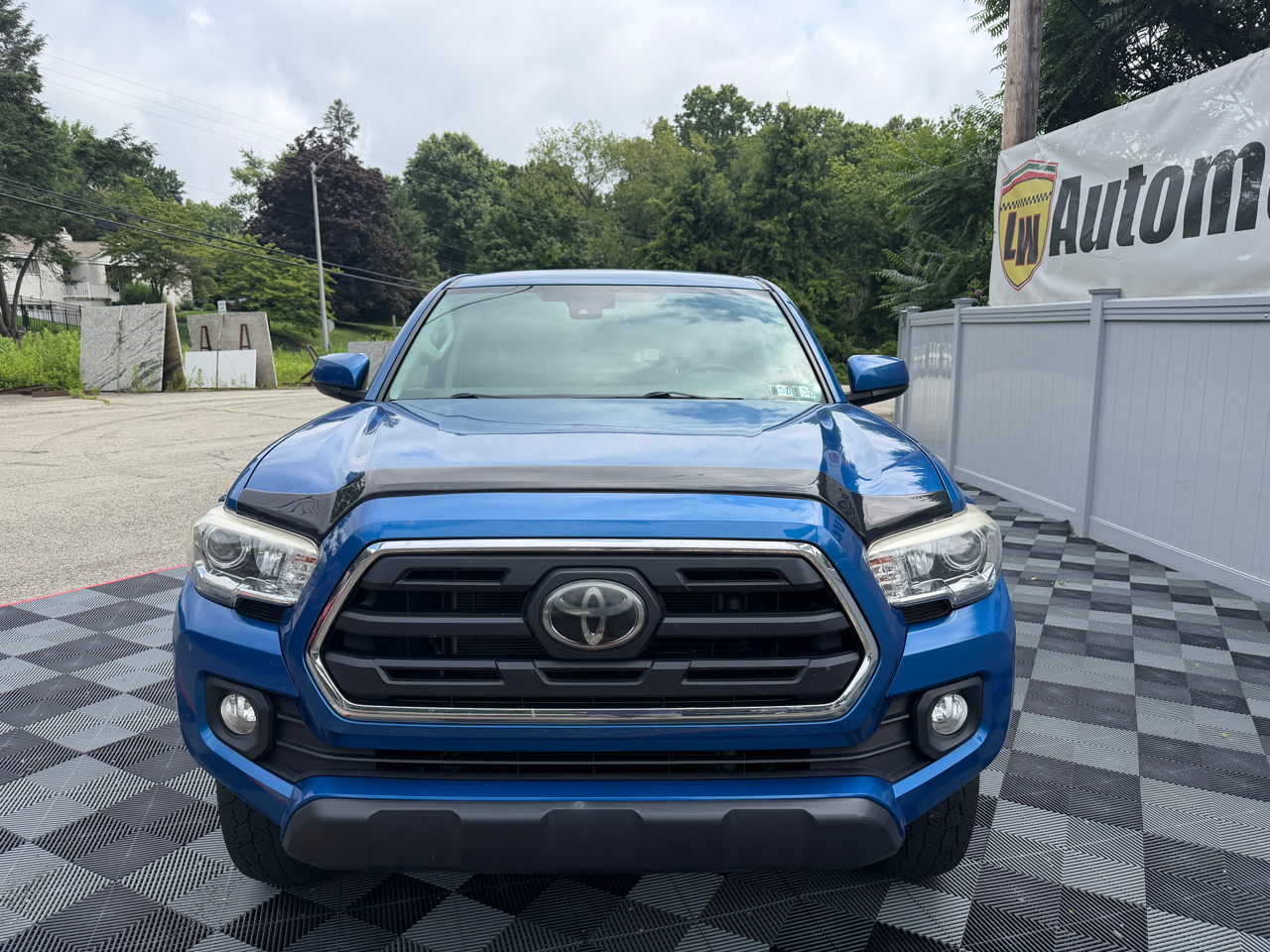 Toyota Tacoma SR5 Double Cab 6' Bed V6 4x4 AT (Natl) 2018