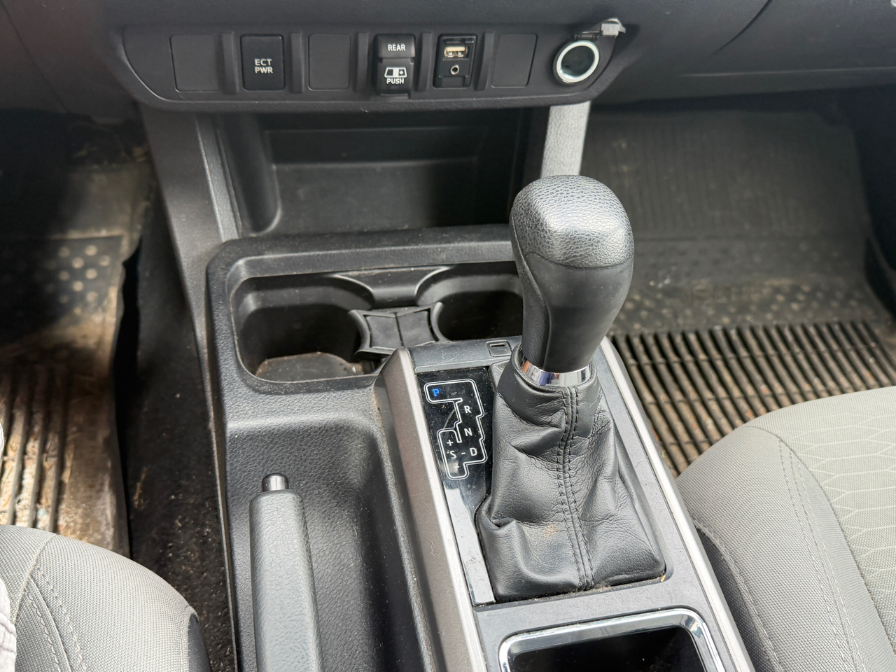 Toyota Tacoma SR5 Double Cab 6' Bed V6 4x4 AT (Natl) 2018