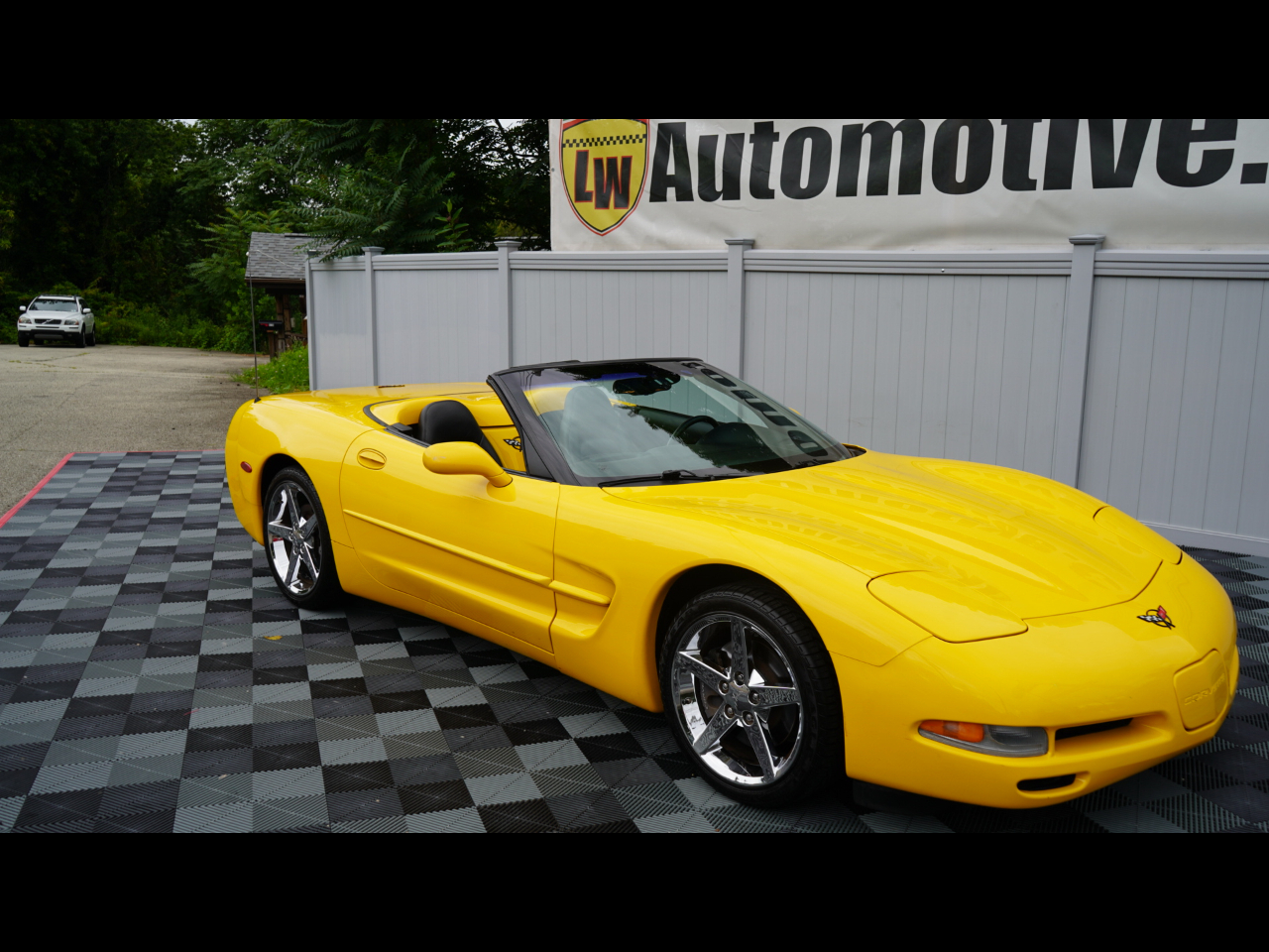 Chevrolet Corvette 2dr Convertible 2000