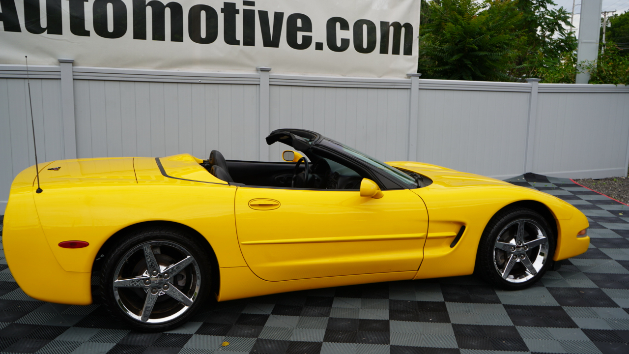 Chevrolet Corvette 2dr Convertible 2000