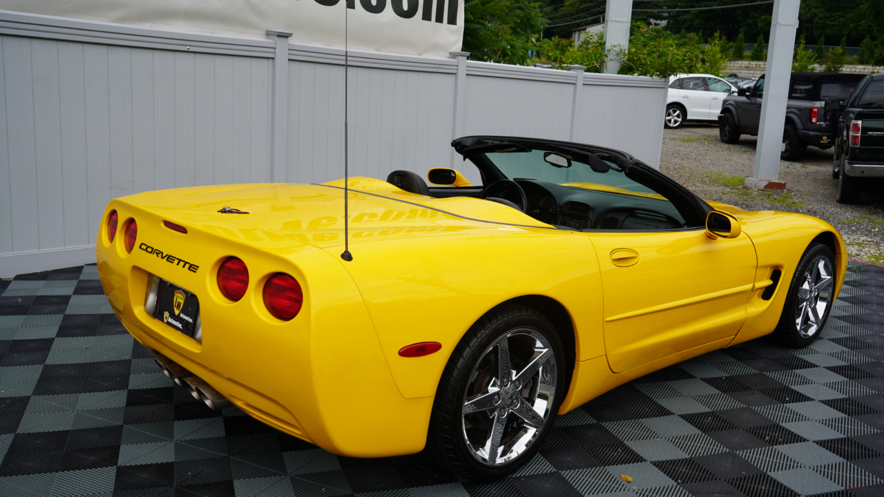 Chevrolet Corvette 2dr Convertible 2000