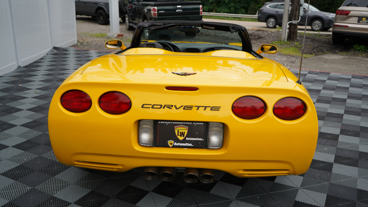 Chevrolet Corvette 2dr Convertible 2000