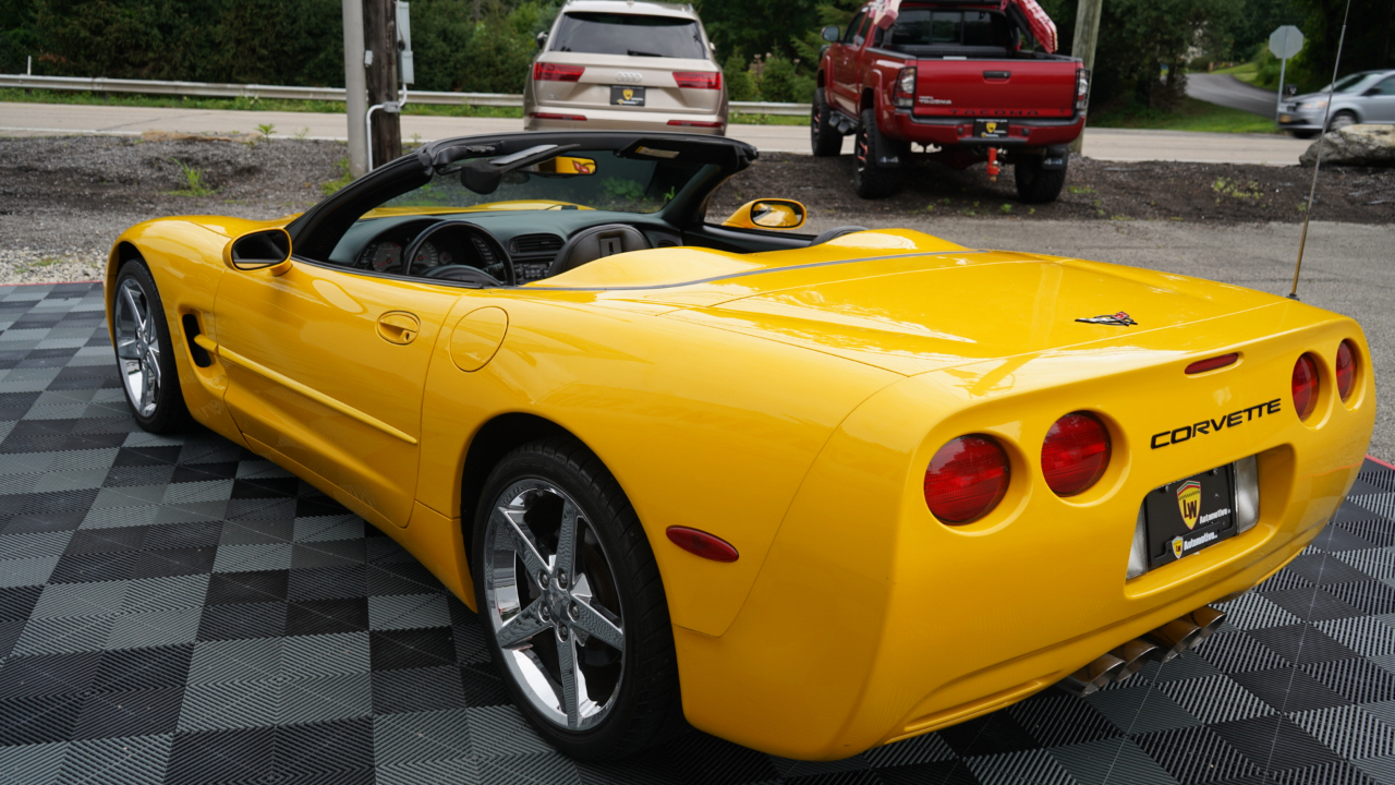 Chevrolet Corvette 2dr Convertible 2000
