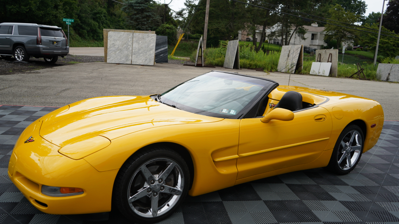Chevrolet Corvette 2dr Convertible 2000