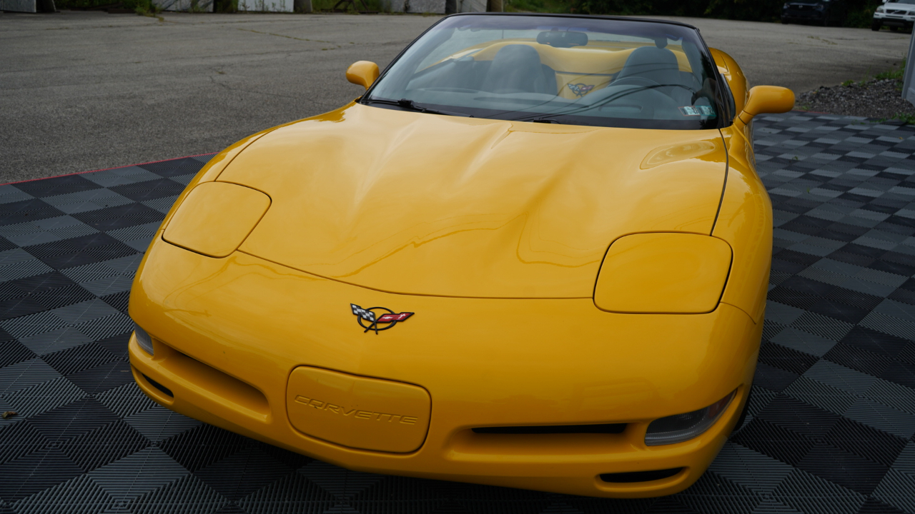 Chevrolet Corvette 2dr Convertible 2000