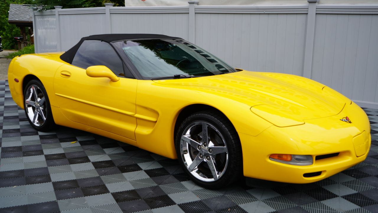 Chevrolet Corvette 2dr Convertible 2000