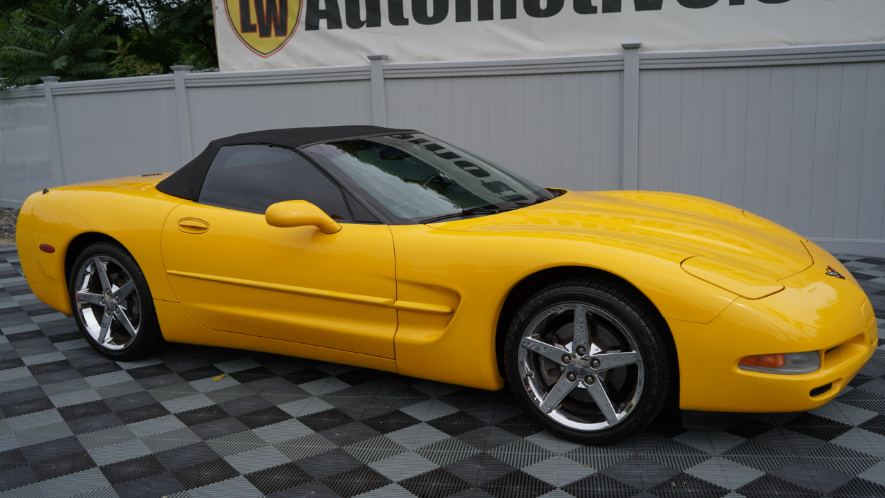 Chevrolet Corvette 2dr Convertible 2000
