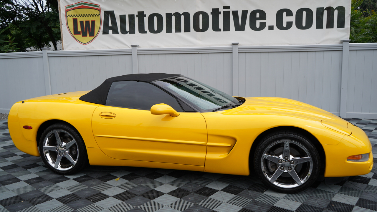 Chevrolet Corvette 2dr Convertible 2000