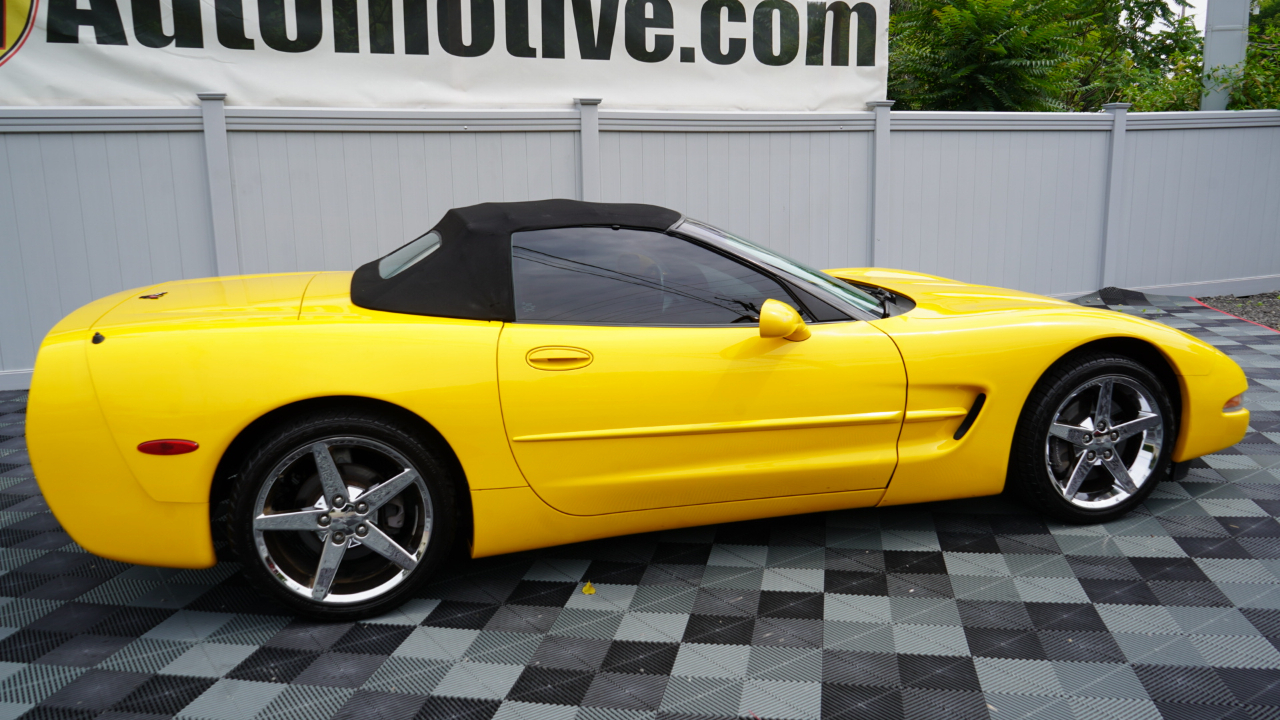 Chevrolet Corvette 2dr Convertible 2000