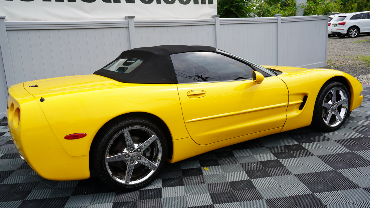 Chevrolet Corvette 2dr Convertible 2000