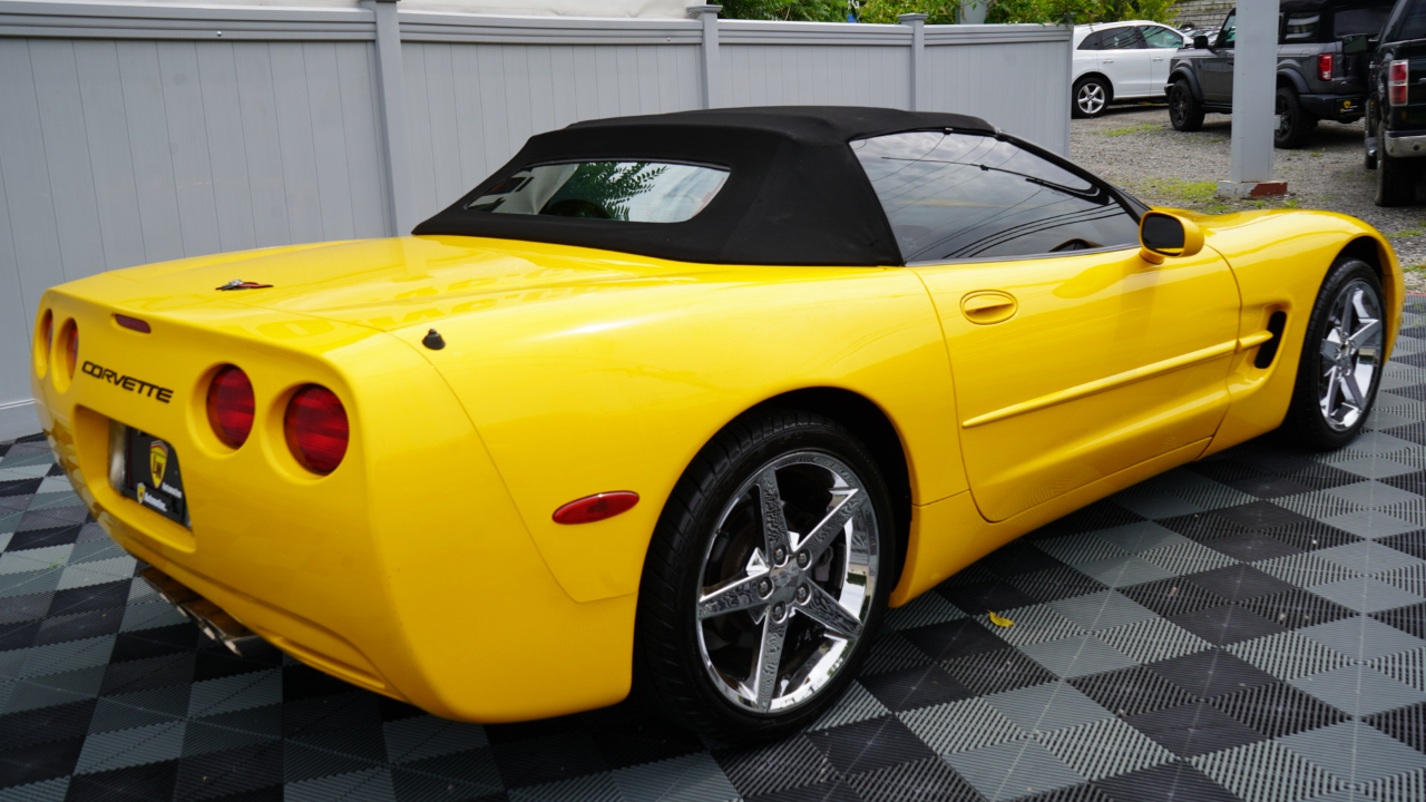 Chevrolet Corvette 2dr Convertible 2000