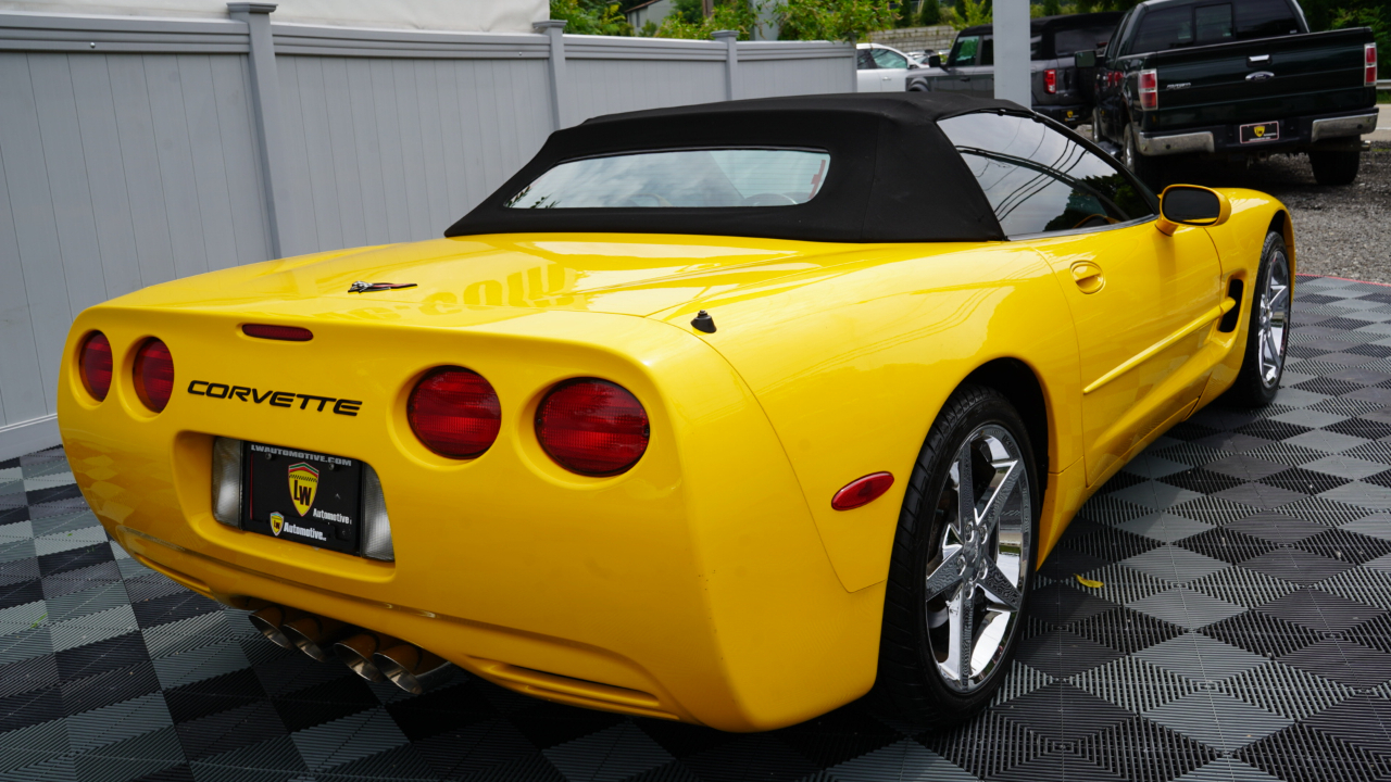 Chevrolet Corvette 2dr Convertible 2000