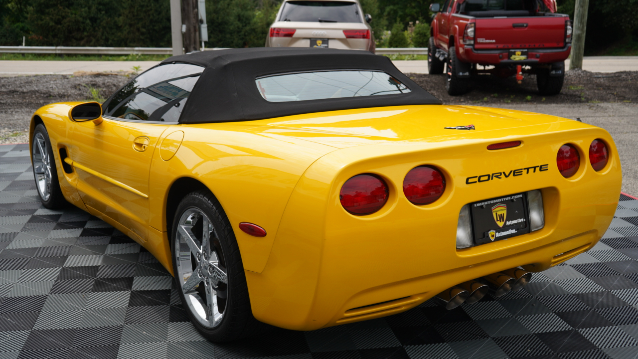 Chevrolet Corvette 2dr Convertible 2000