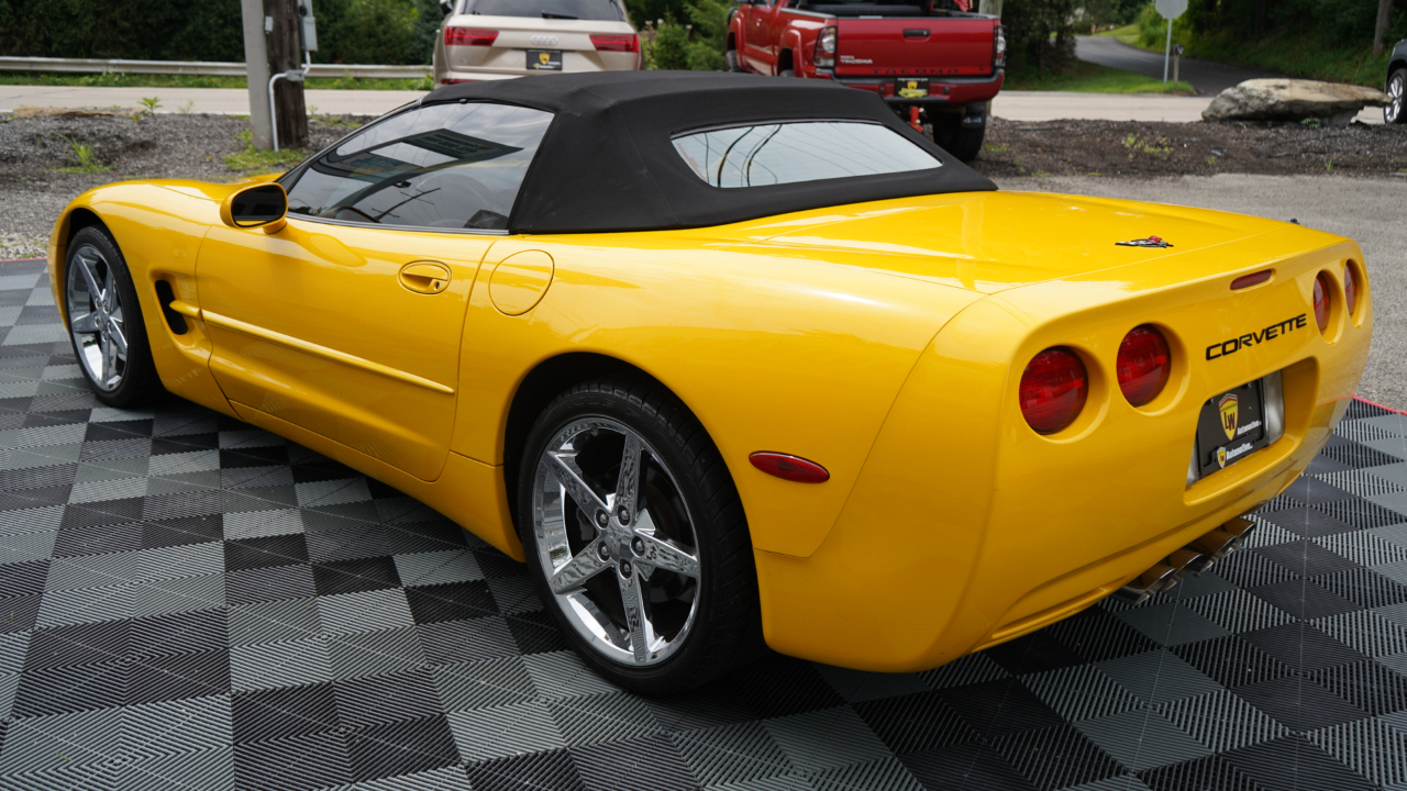 Chevrolet Corvette 2dr Convertible 2000