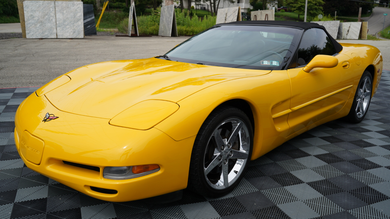 Chevrolet Corvette 2dr Convertible 2000
