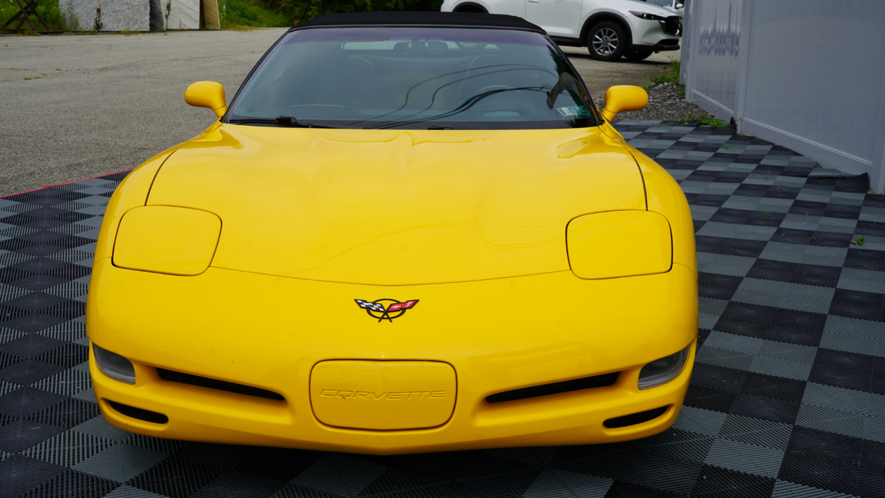 Chevrolet Corvette 2dr Convertible 2000