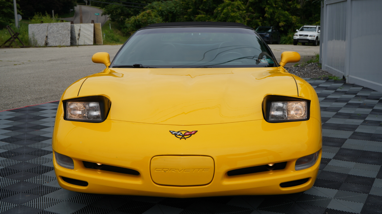 Chevrolet Corvette 2dr Convertible 2000