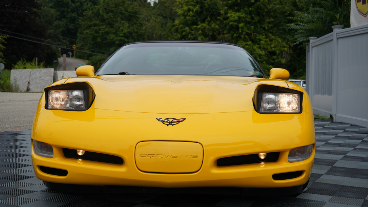 Chevrolet Corvette 2dr Convertible 2000