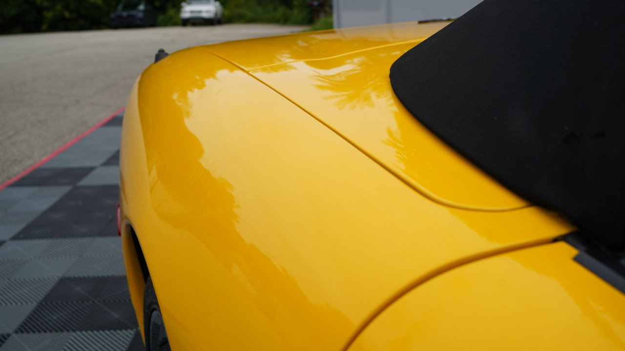 Chevrolet Corvette 2dr Convertible 2000