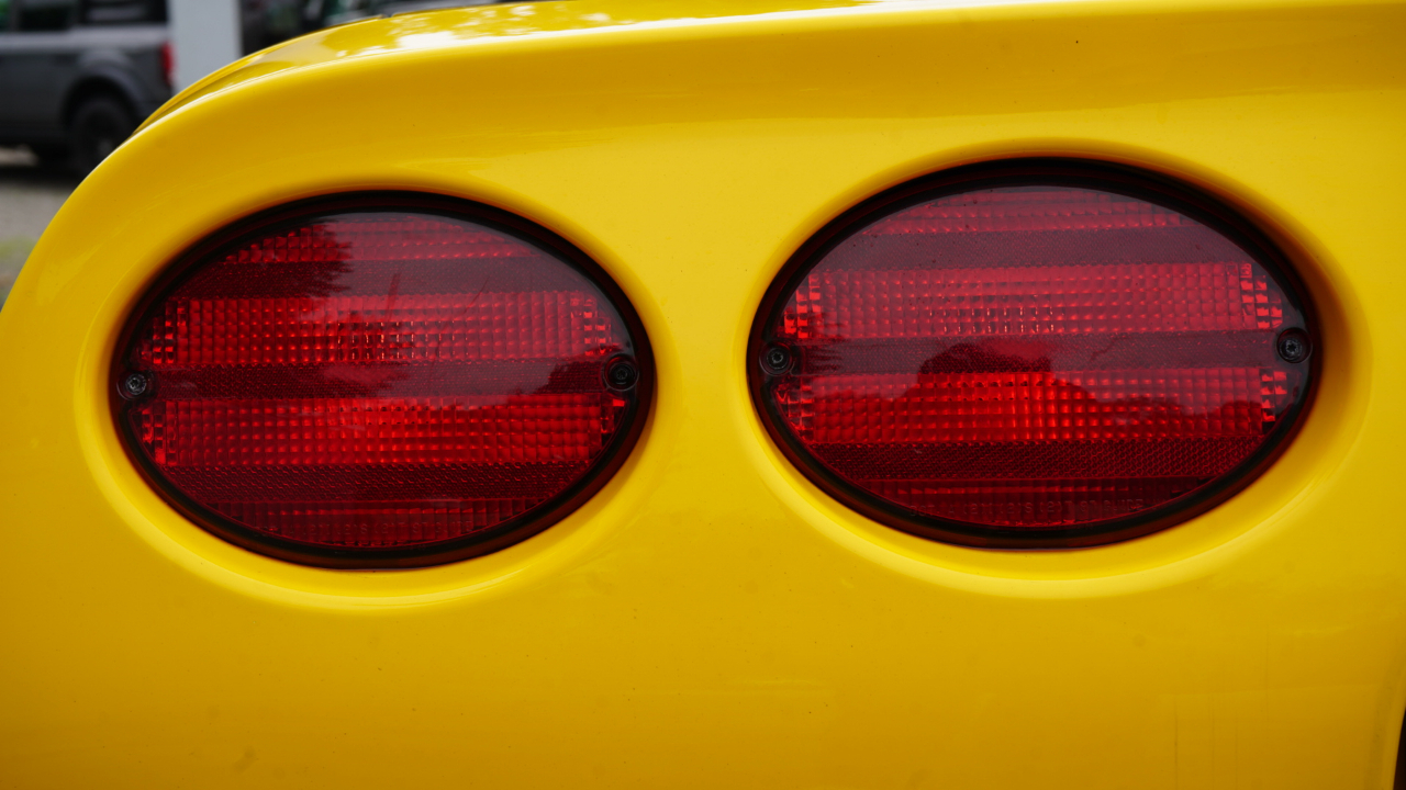 Chevrolet Corvette 2dr Convertible 2000
