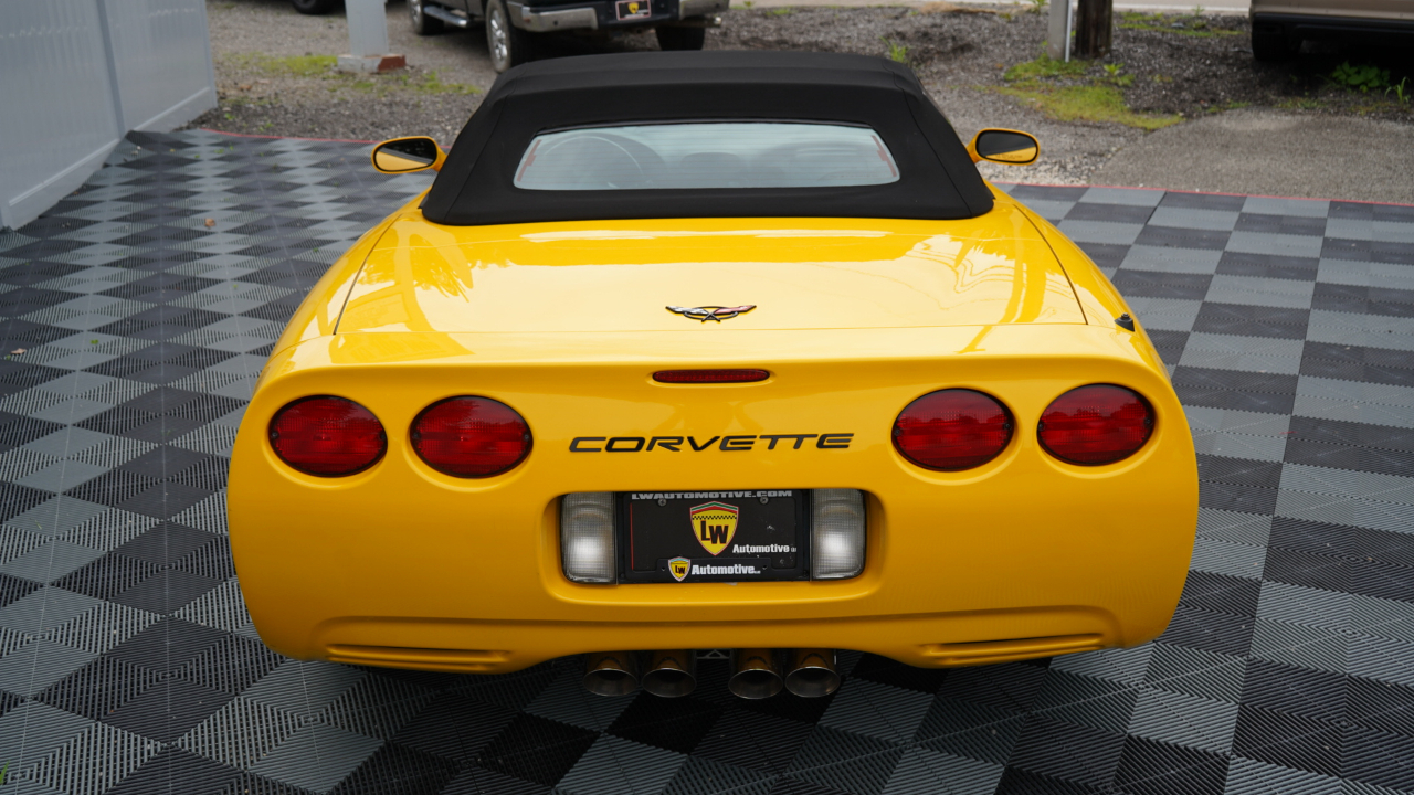 Chevrolet Corvette 2dr Convertible 2000