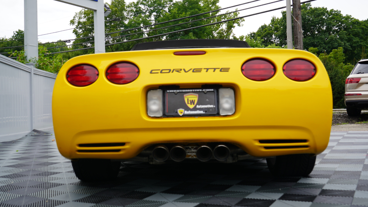 Chevrolet Corvette 2dr Convertible 2000
