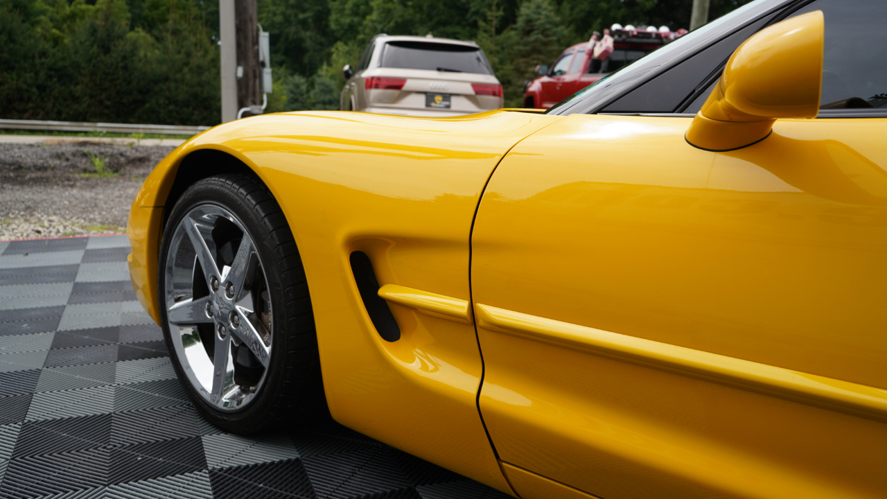 Chevrolet Corvette 2dr Convertible 2000