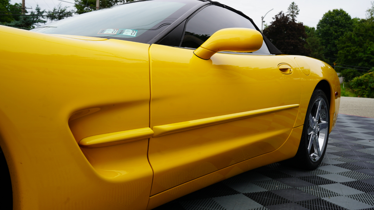 Chevrolet Corvette 2dr Convertible 2000