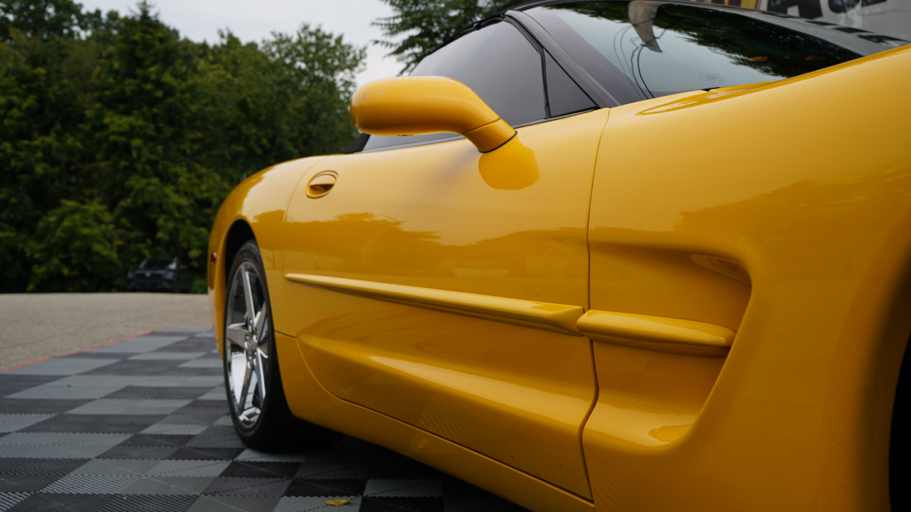 Chevrolet Corvette 2dr Convertible 2000
