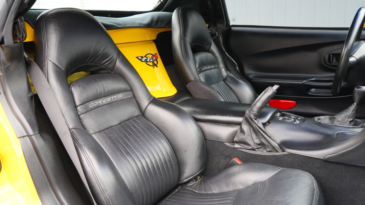 Chevrolet Corvette 2dr Convertible 2000