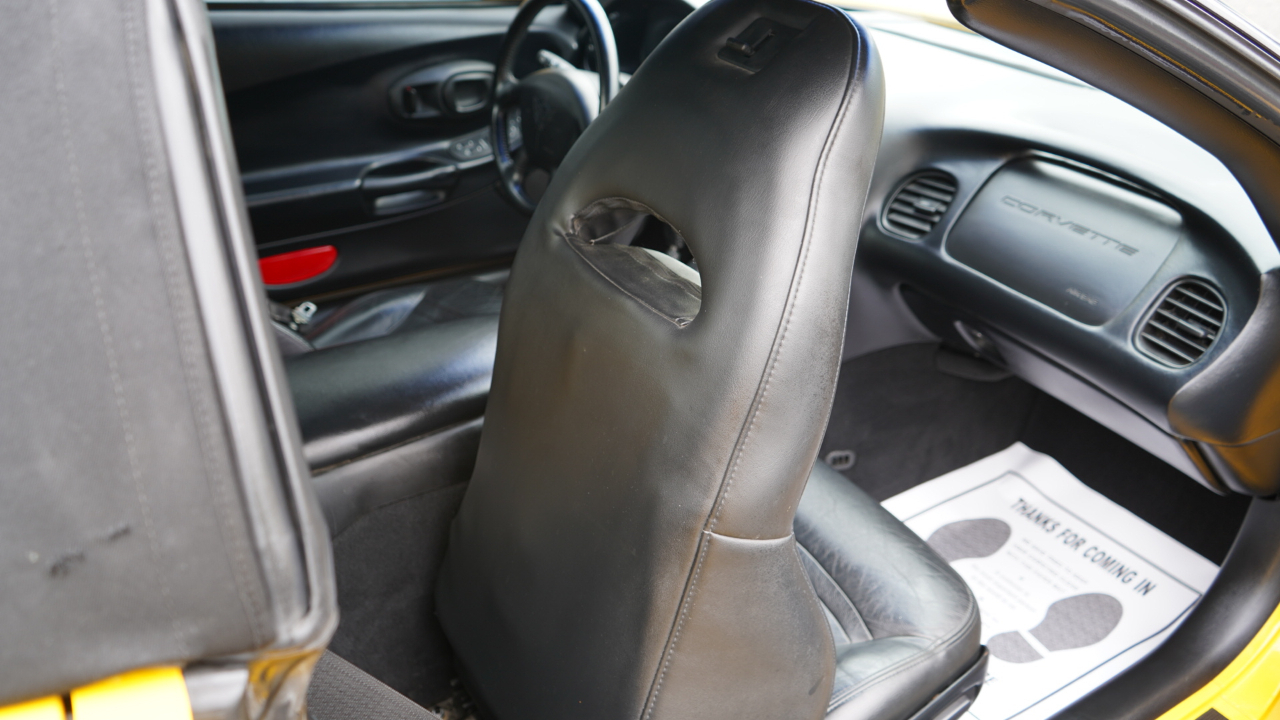 Chevrolet Corvette 2dr Convertible 2000