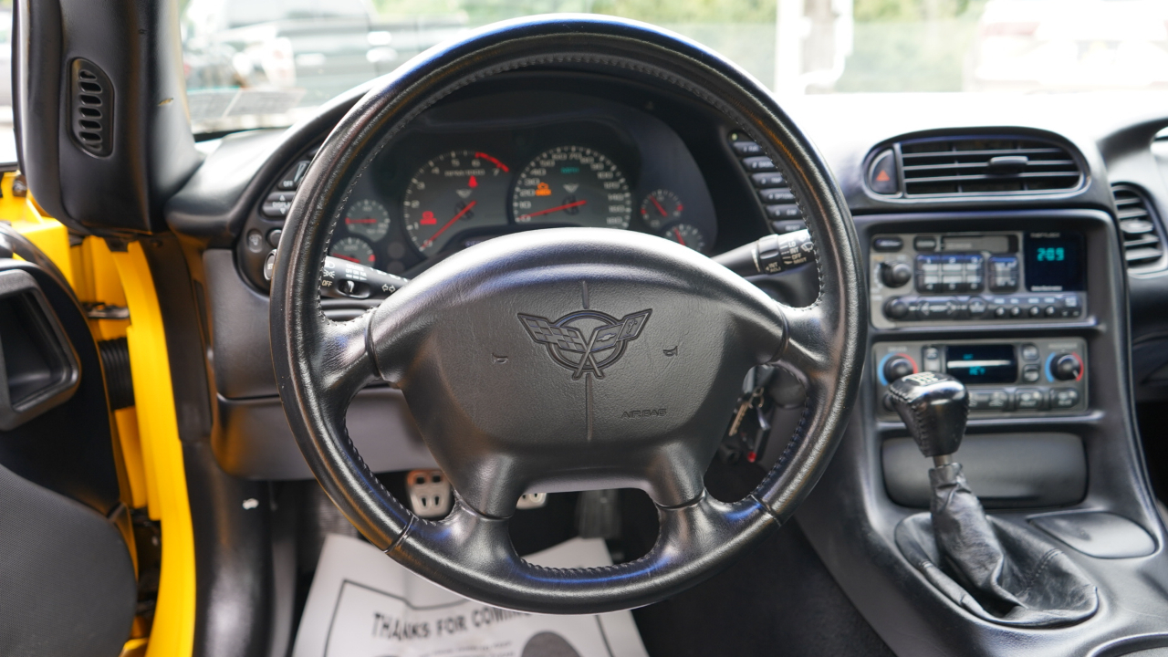 Chevrolet Corvette 2dr Convertible 2000