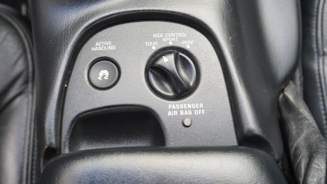 Chevrolet Corvette 2dr Convertible 2000