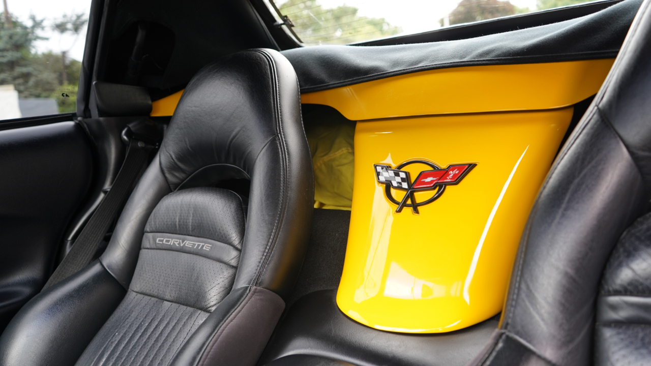 Chevrolet Corvette 2dr Convertible 2000