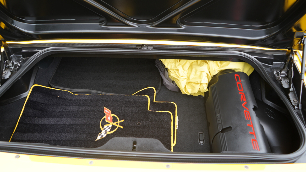 Chevrolet Corvette 2dr Convertible 2000