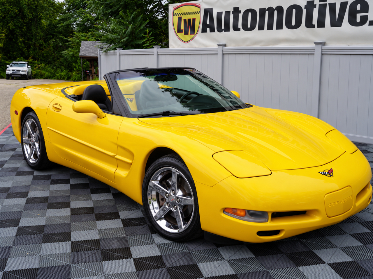 Chevrolet Corvette 2dr Convertible 2000
