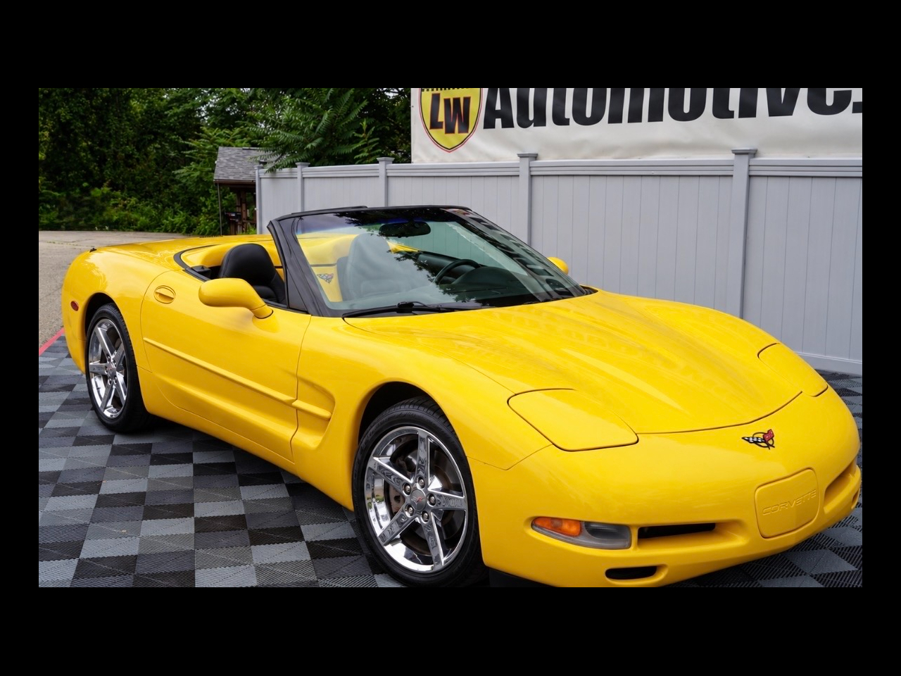 Chevrolet Corvette 2dr Convertible 2000