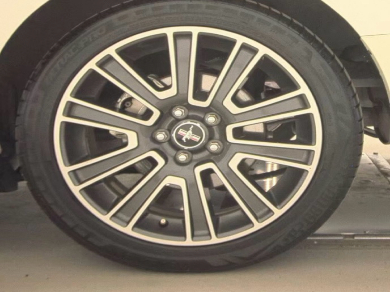 Ford Mustang 2dr Cpe GT 2010