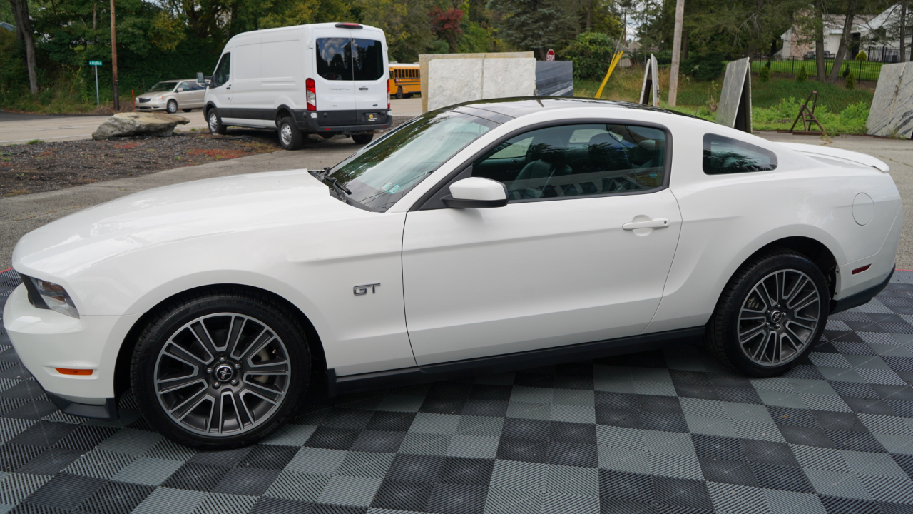 Ford Mustang 2dr Cpe GT 2010