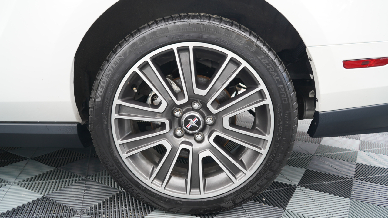 Ford Mustang 2dr Cpe GT 2010