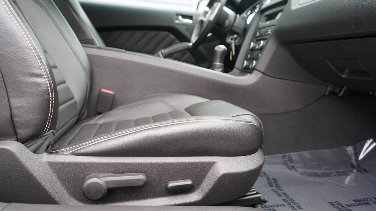 Ford Mustang 2dr Cpe GT 2010