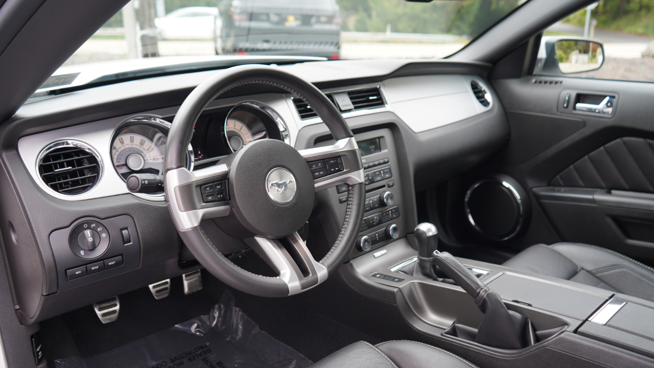 Ford Mustang 2dr Cpe GT 2010