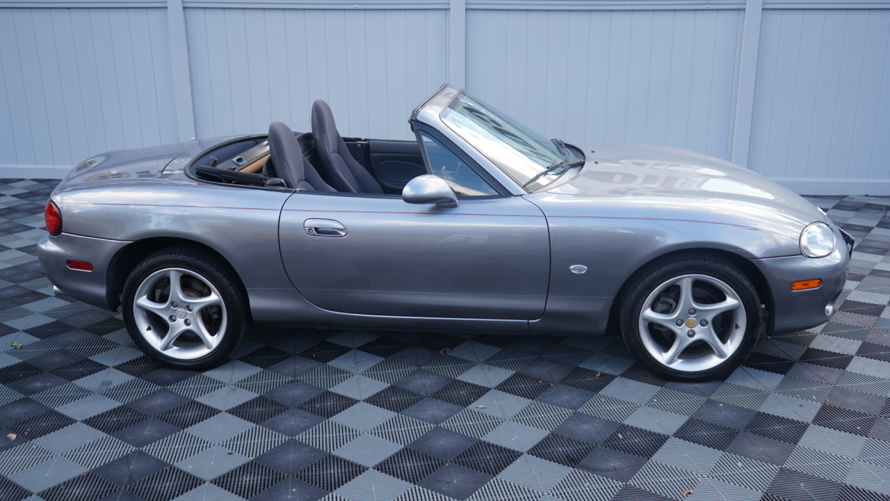 Mazda MX-5 Miata 2dr Conv Shinsen Auto 2003