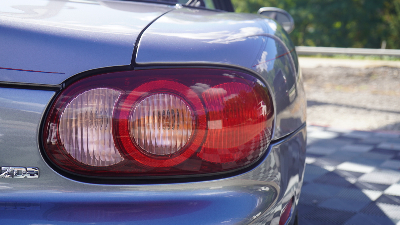 Mazda MX-5 Miata 2dr Conv Shinsen Auto 2003