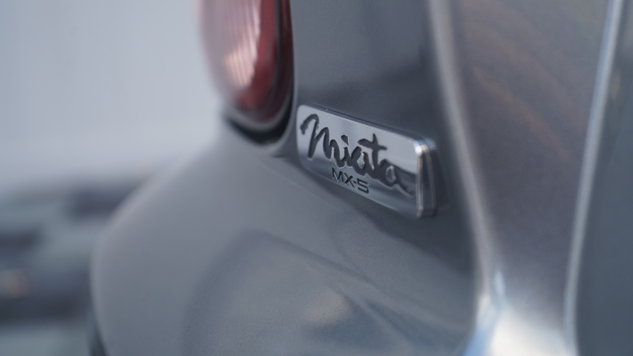 Mazda MX-5 Miata 2dr Conv Shinsen Auto 2003