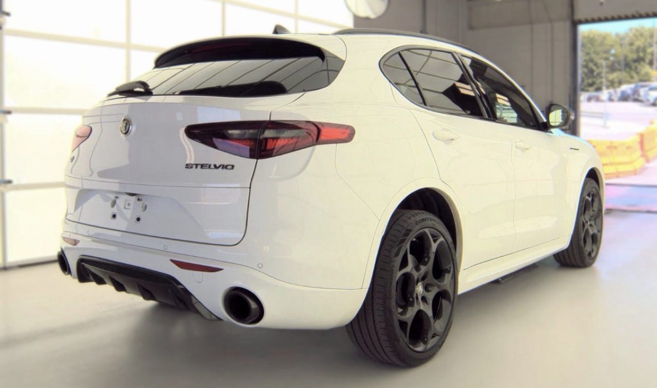 Alfa Romeo Stelvio Estrema AWD 2023
