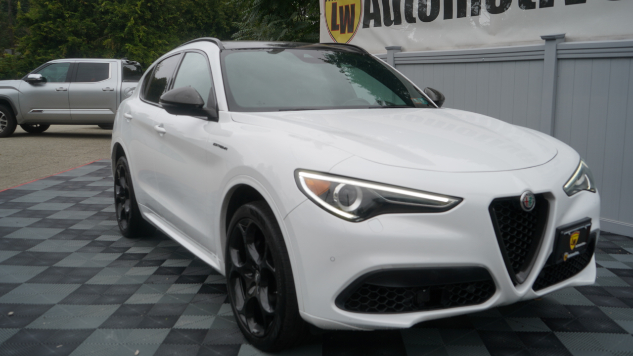 Alfa Romeo Stelvio Estrema AWD 2023