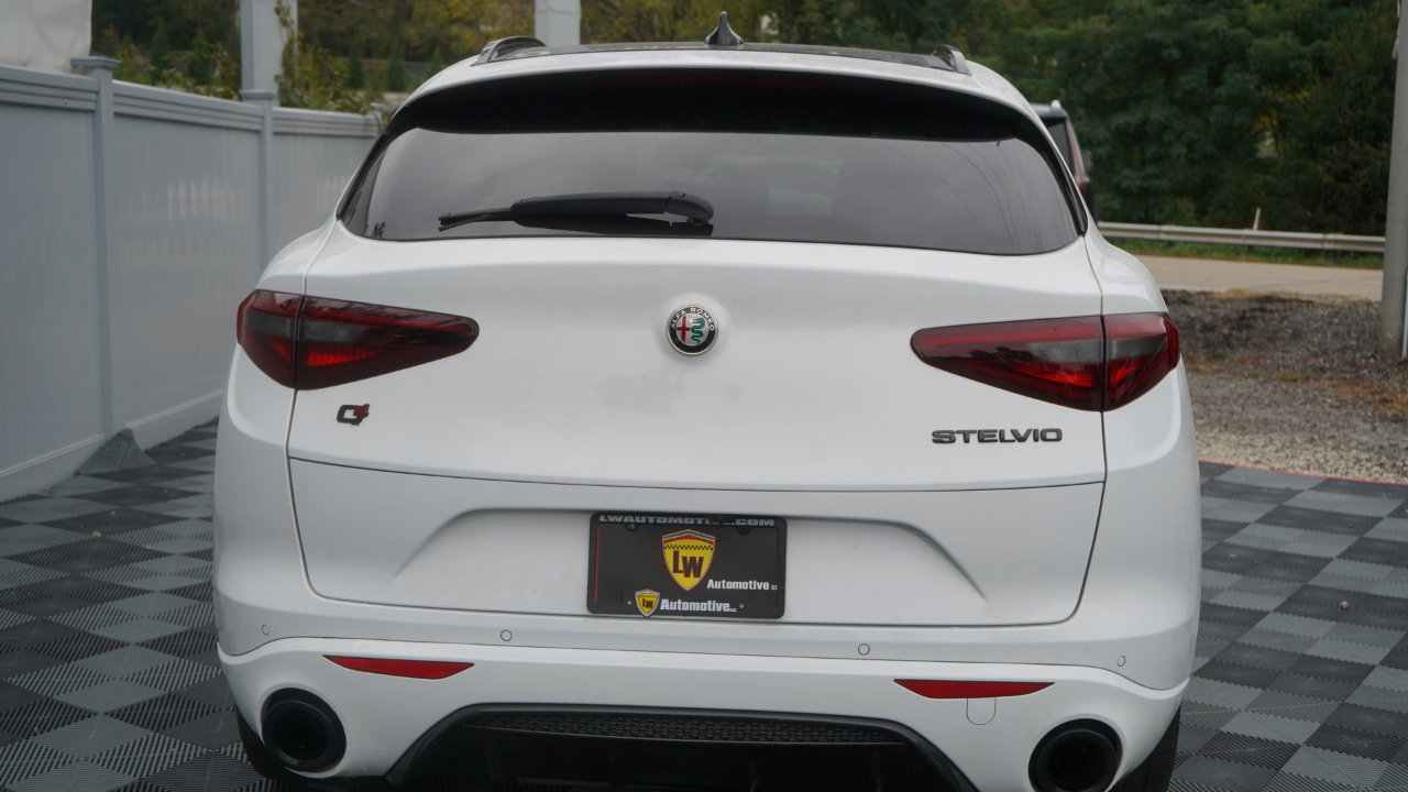 Alfa Romeo Stelvio Estrema AWD 2023