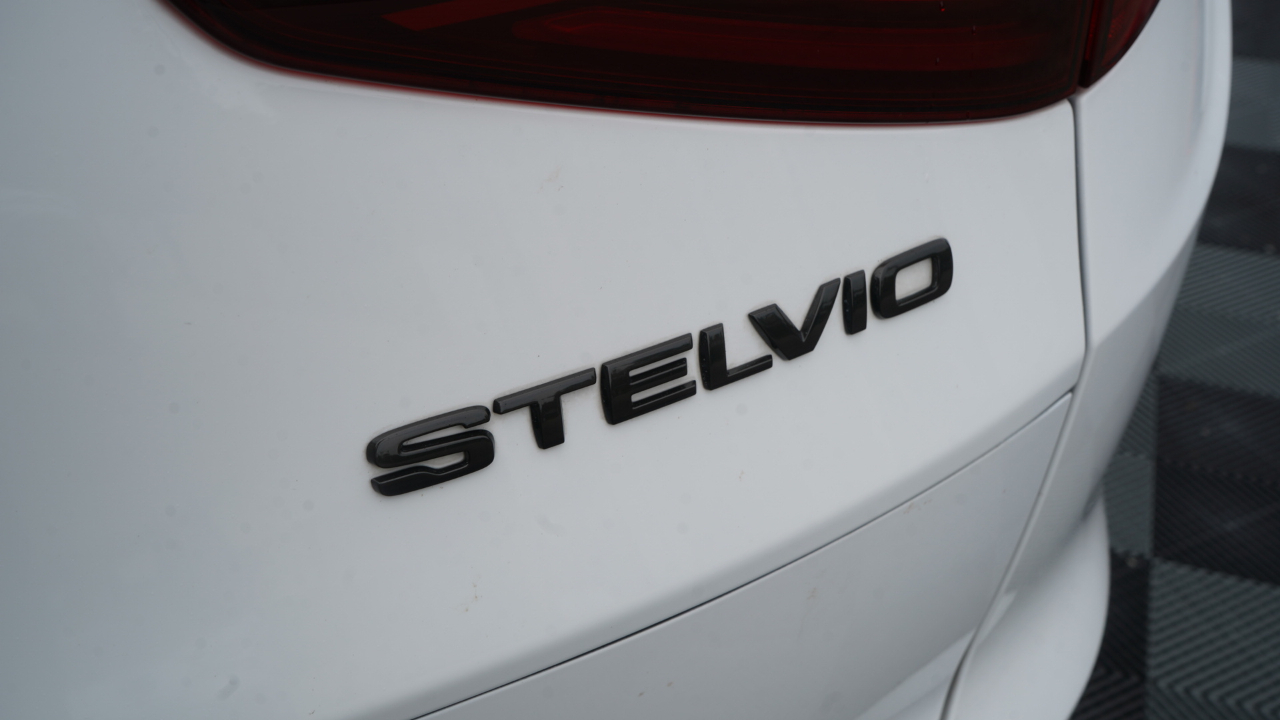 Alfa Romeo Stelvio Estrema AWD 2023