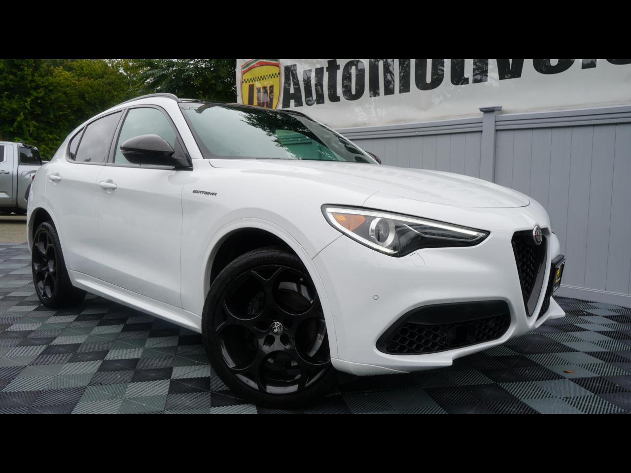 2023 Alfa Romeo Stelvio Estrema AWD